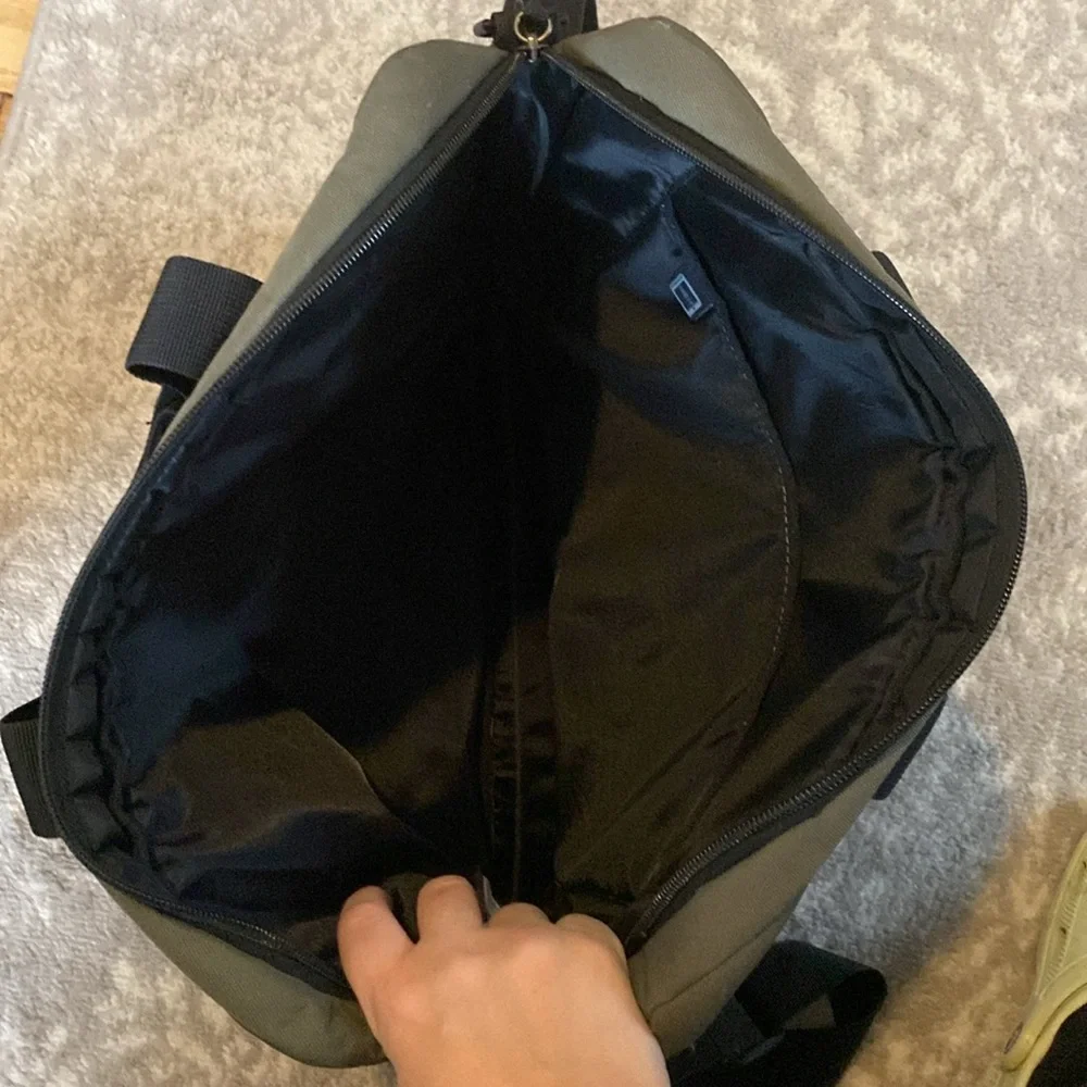 Samsonite travel bag laptop olive green strap multiple pockets 16x11.5”